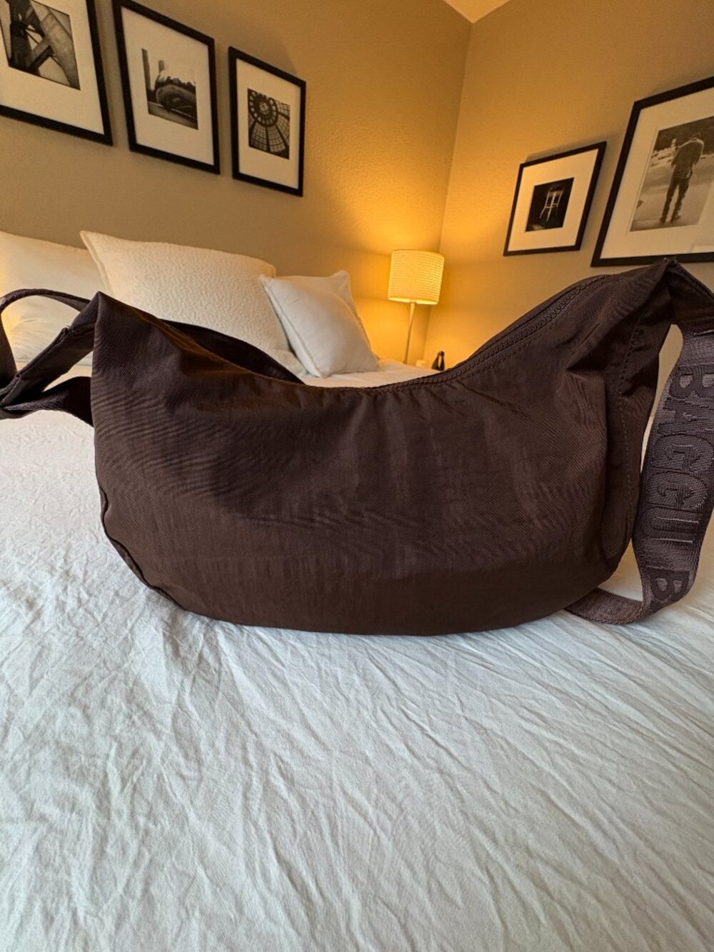 NEW Baggu Medium Nylon Crescent Bag - Coffee (Dark Brown) - Picture 2 of 3
